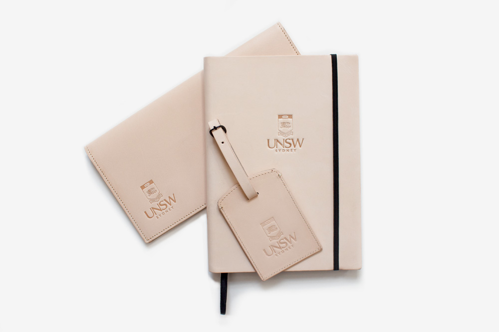 UNSW gift set vegetable tanned leather notebook travel wallet luggage tag set custom made