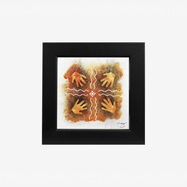 90319-Thomas-4x4-hands-on-rock-face-black